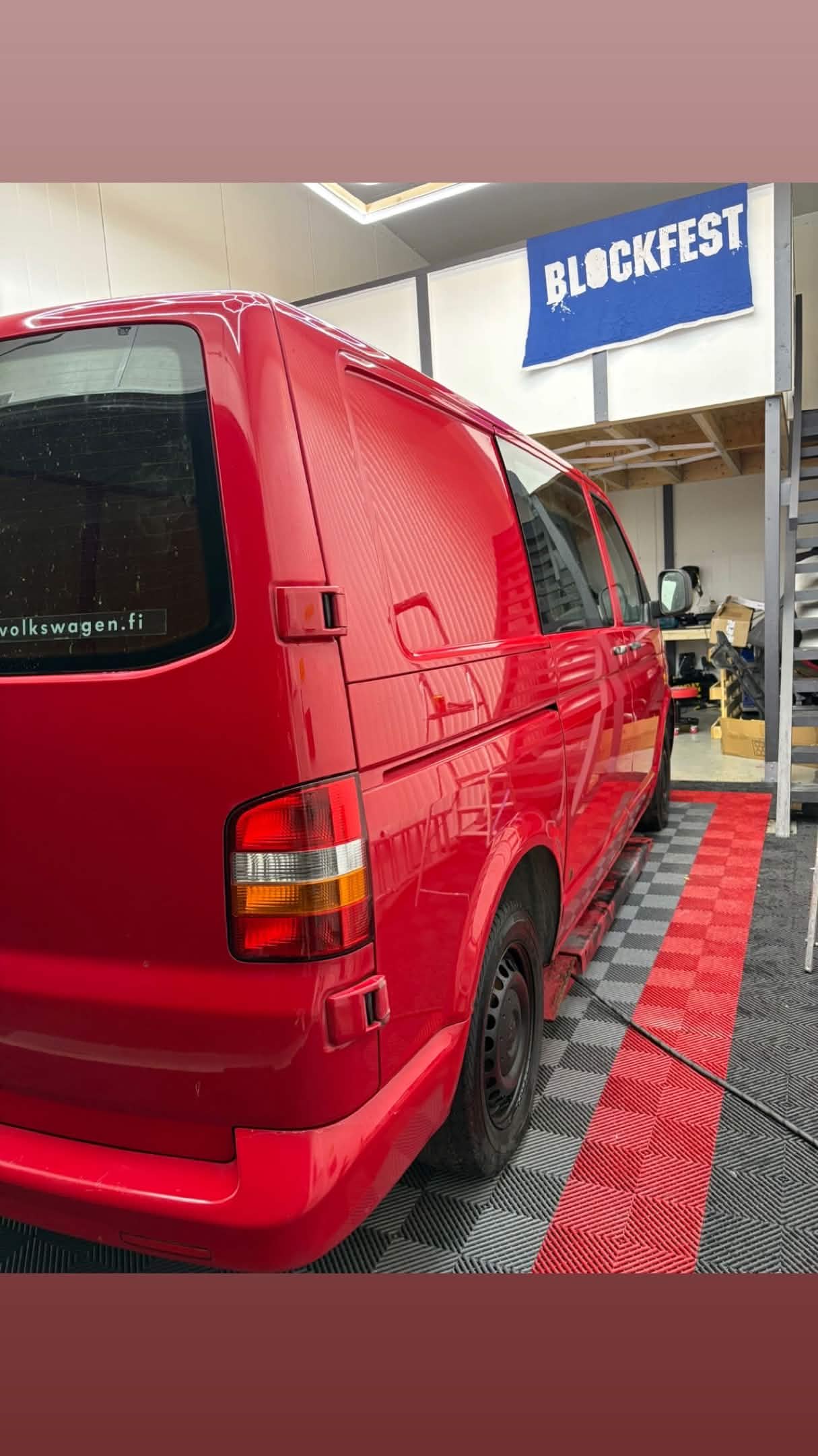 Kiiltogarage työnäyte